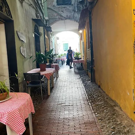 Monolocale A * Sanremo